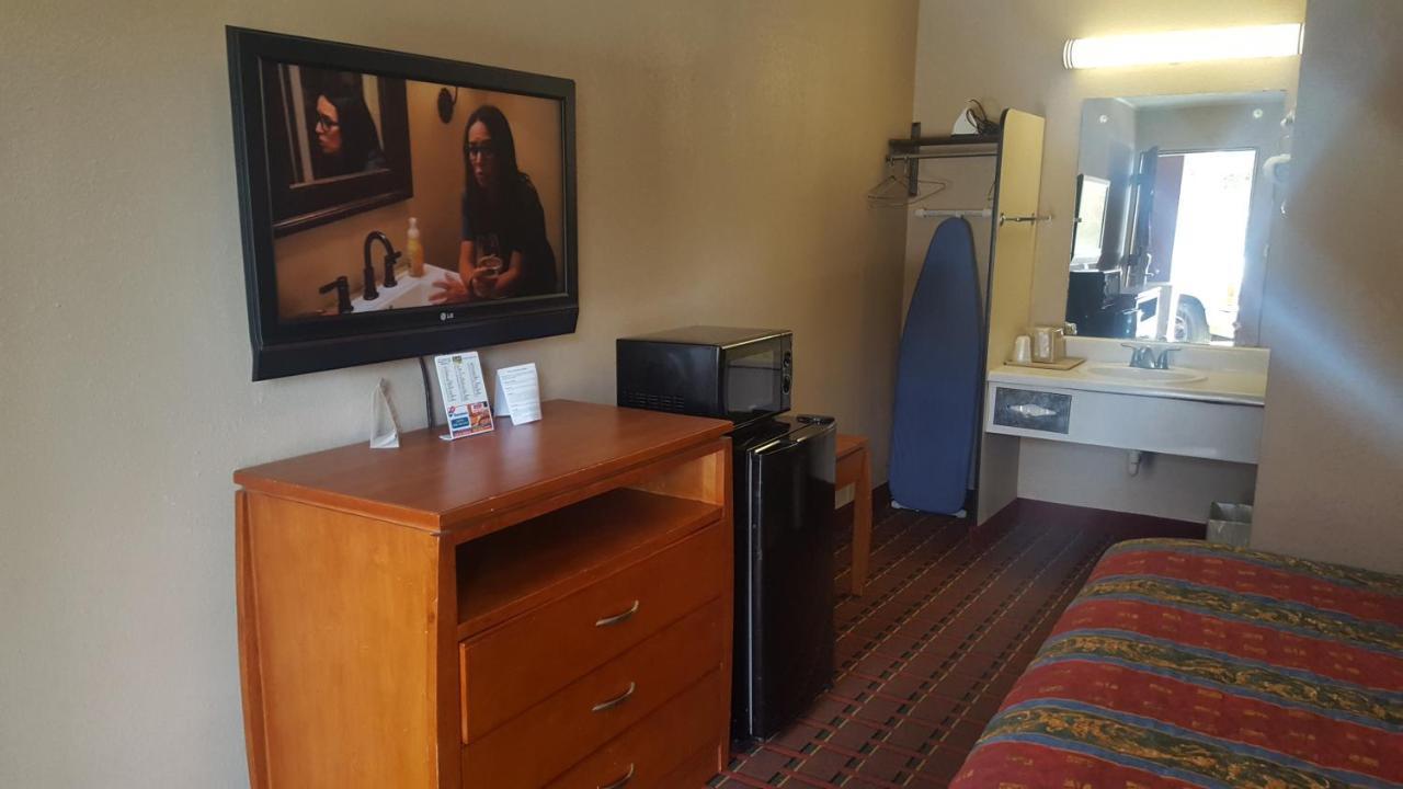 Scottish Inn ノックスビル エクステリア 写真